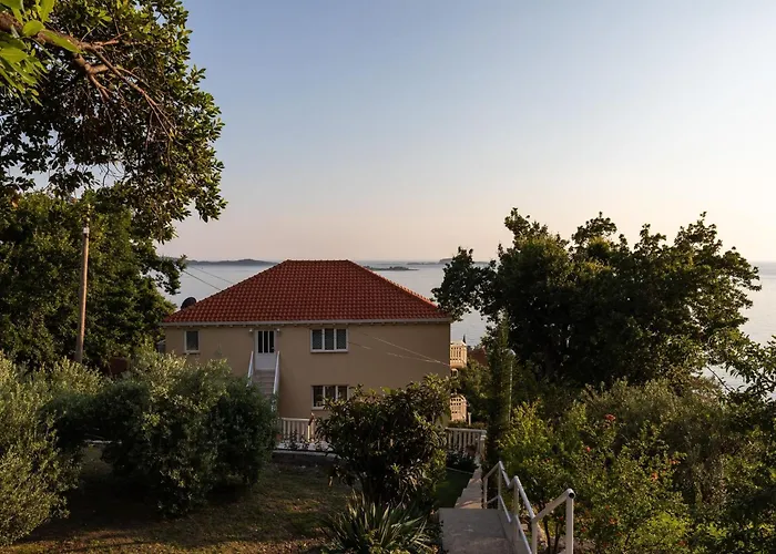 Belenum - One-bedroom With Balcony And Sea View No 3 Appartement Mlini
