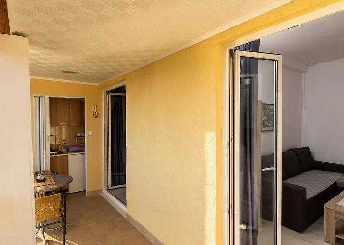 아파트 Belenum - One-bedroom With Balcony And Sea View No 3 믈리니